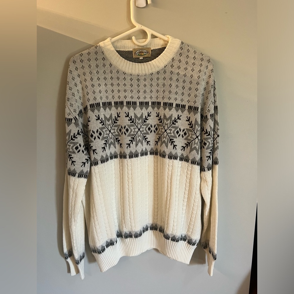 Flatiron mills, vintage Christmas winter sweater